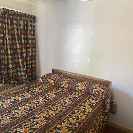 Johnston'S Motel Garberville Bagian luar foto