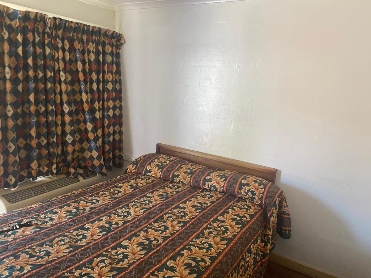 Johnston'S Motel Garberville Bagian luar foto